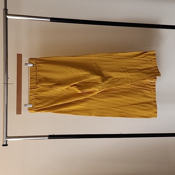 Women's Flutter wide leg pants - size medium - Picture 4 of 6